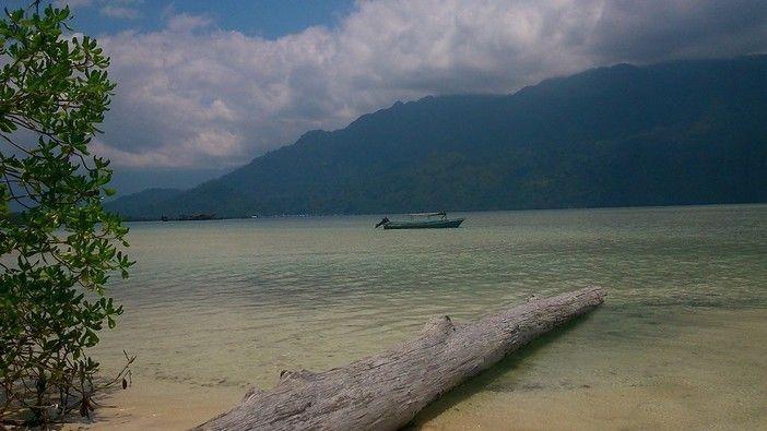kecantikan pulau raja di pulau Seram. (Photo: Astin Soekanto)