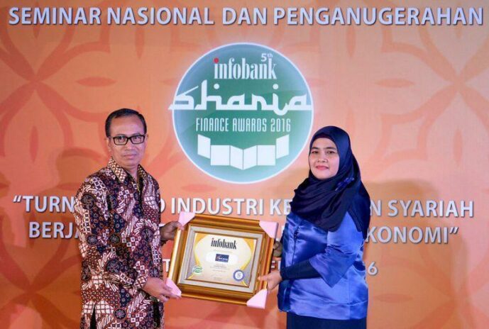 Bank Jateng raih Infobank The Best Sharia Finance Award 2016.