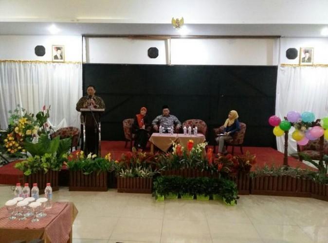 Nono Sumarsono Berbicara di Hadapan Forum Alumni Pemberdayaan Ekonomi Kaum Muda Jawa Tengah, di Semarang. (photo: tribunjateng)