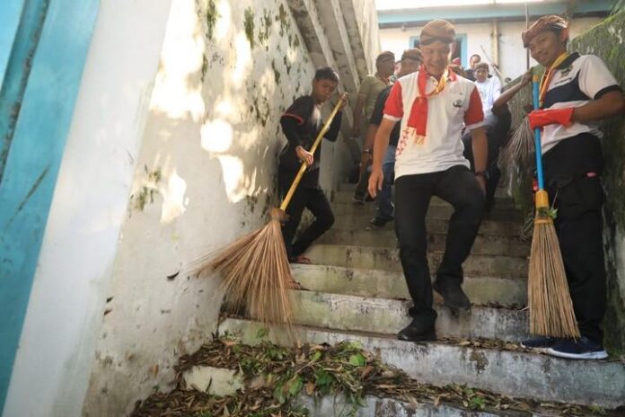 2019-03-29_Resik-resik Keraton Kasunan Surakarta