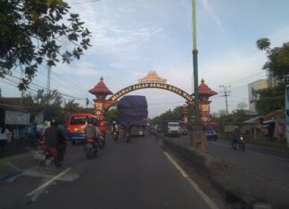 2019-05-08_Gapura Selamat Datang Demak