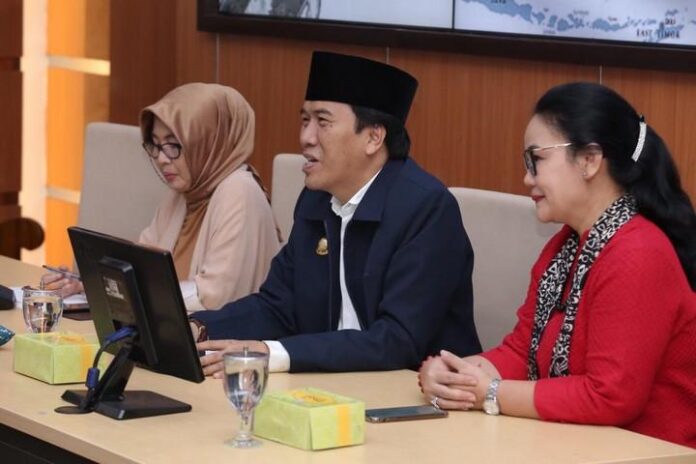 2019-07-25_Yos Johan Utama (Tengah)