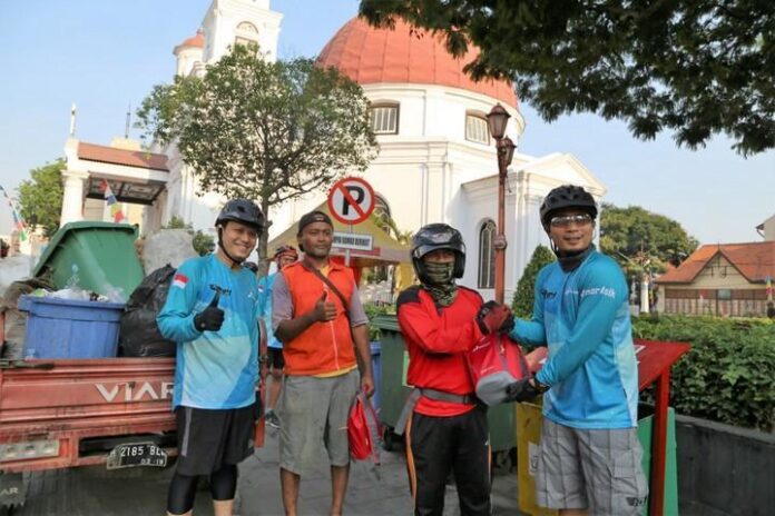 2019-08-15_Iin Febrian (kiri)