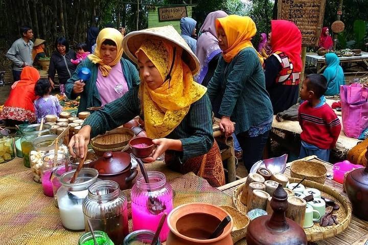 Pemprov Jateng Inginkan Warga Desa Kembangkan Pasar