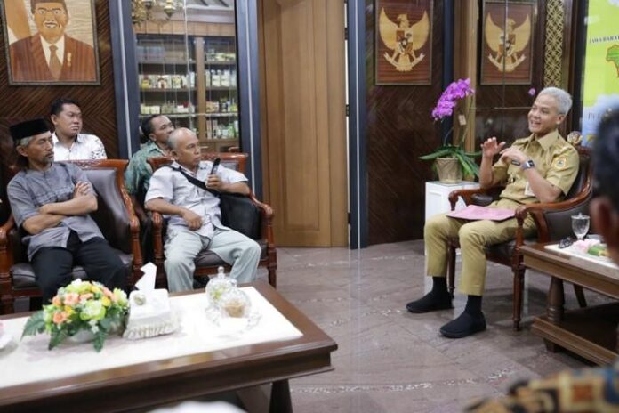 Gubernur Ganjar Pranowo saat menerima kunjungan dari APTI Jateng terkait rencana kenaikan cukai tembakau, kemarin.