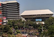 Aksi unjuk rasa mahasiswa di depan kantor gubernuran, Selasa (24/9).