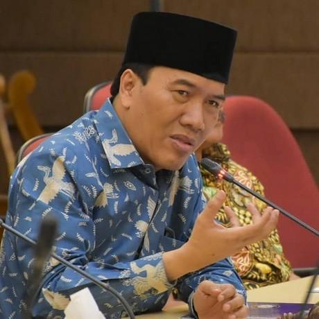 Rektor Undip Yos Johan Utama