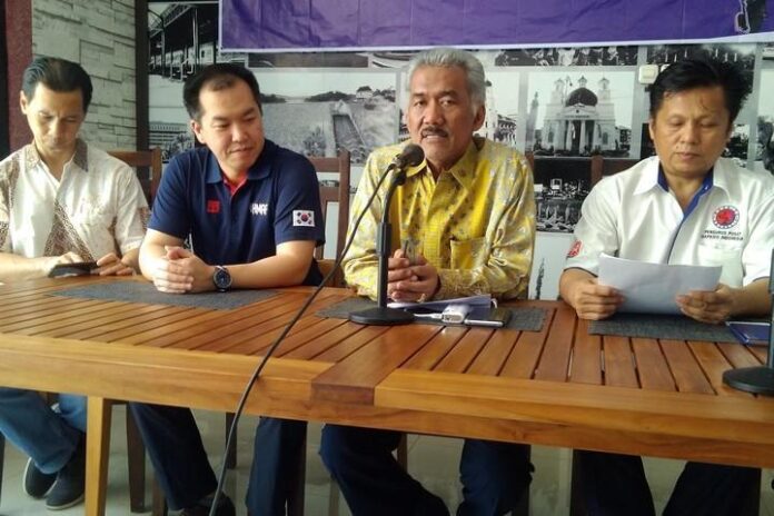 2019-10-18_Photo1 Prabukusumo (dua dari kiri)