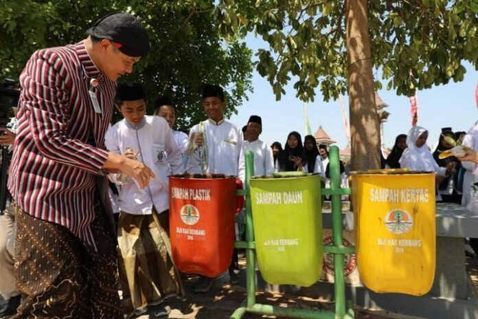 Ganjar Bersih Bersih