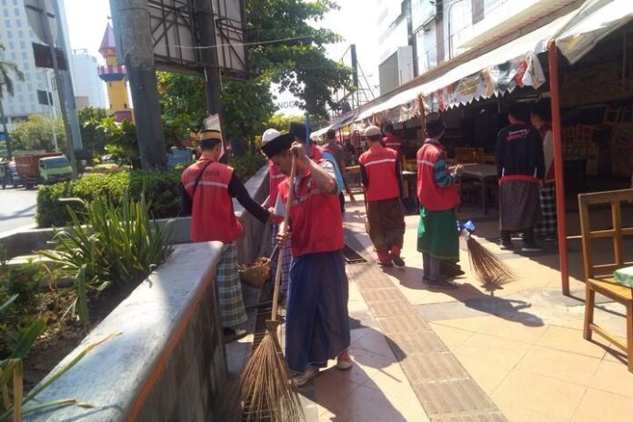 2019-10-22_penyapu jalan penyapu jalan