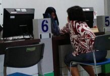Petugas BPJS Kesehatan