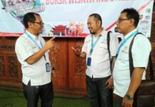 Ketua DPD ASPPI Jateng Robert Wahyu Nofri (kiri)