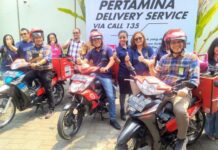 Iin Febrian (kanan)