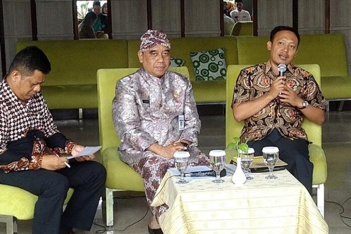 2019-11-28_Hendri Wicaksono (kanan) Hendri Wicaksono (kanan)