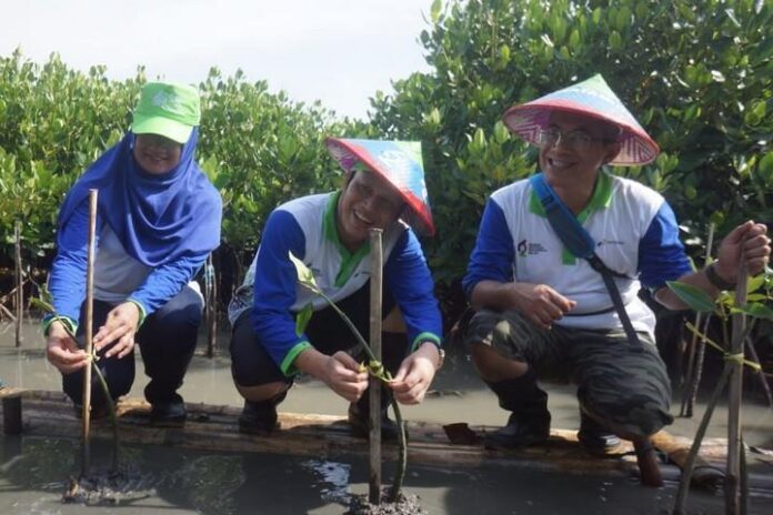 2019-12-07_Iin Febrian (tengah) Iin Febrian (tengah)