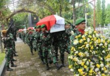 Prosesi pemakaman prajurit TNI