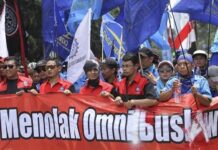 Penolakan Omnibus Law