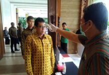pengecekan setiap tamu hotel