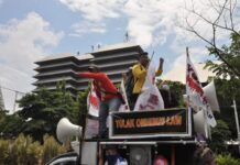 Unjuk rasa menolak RUU Omnibus Law