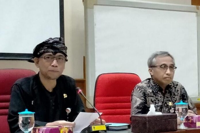 Yulianto Prabowo (kiri)