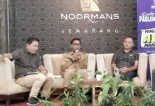 2020-03-16_Adi Raharjo (tengah)