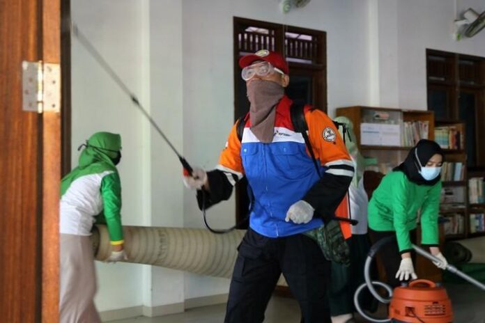 2020-03-21_Penyemprotan desinfektan Penyemprotan desinfektan