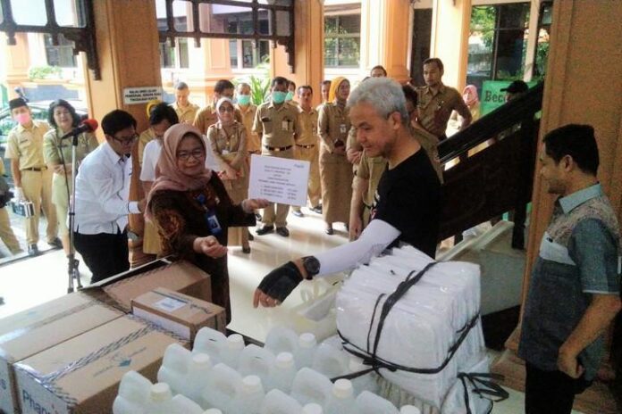 2020-03-23_Bantuan Hand Sanitizer dari Phapros Bantuan Hand Sanitizer dari Phapros