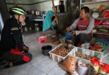 Penjual Jamu Tradisional