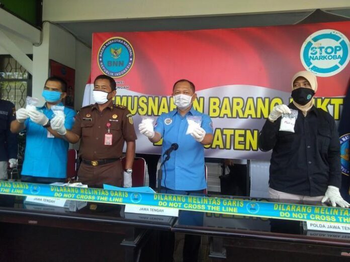 2020-04-24_Barang bukti sabu seberat 500 gram Barang bukti sabu seberat 500 gram