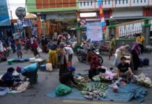 Pasar Bintoro Demak Pengaturan Jarak