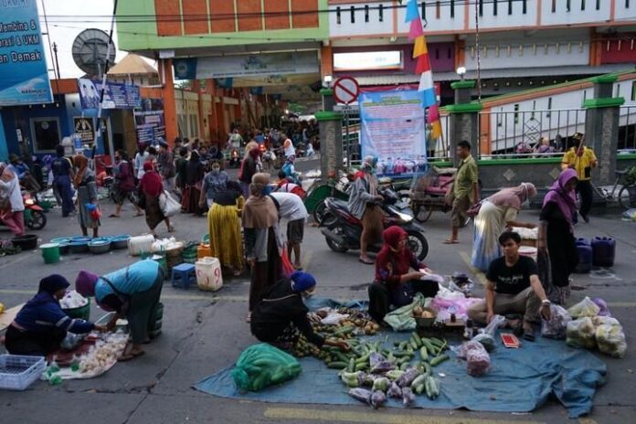 2020-04-30_Pasar Bintoro Demak Pengaturan Jarak Pasar Bintoro Demak Pengaturan Jarak
