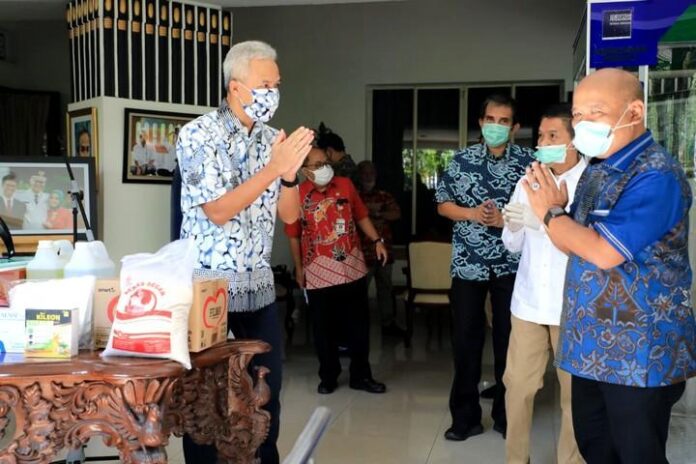 2020-05-08_Bantuan berupa sembako dan bilik antiseptik Bantuan berupa sembako dan bilik antiseptik