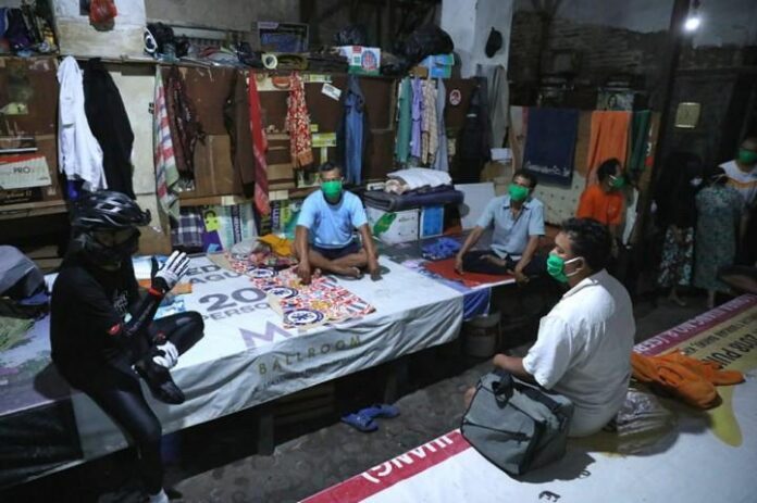 pekerja serabutan yang tinggal di pondok boro