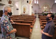 Gubernur Ganjar Pranowo diterima Uskup Agung Semarang Mgr Robertus Rubiyatmoko di Gereja Katedral Semarang