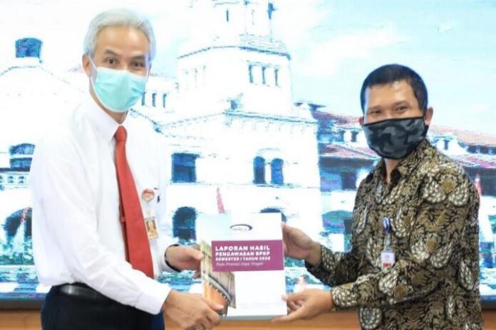 2020-08-24_Ganjar terima hasil laporan BPKP Ganjar terima hasil laporan BPKP