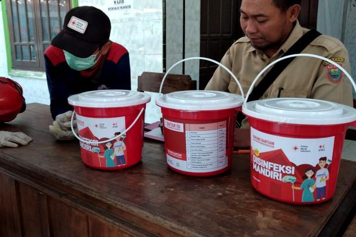 Paket Disinfeksi Mandiri bantuan dari PMI Batang