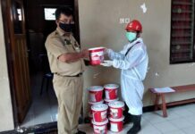 PMI Batang Bantu Paket Disinfeksi Mandiri