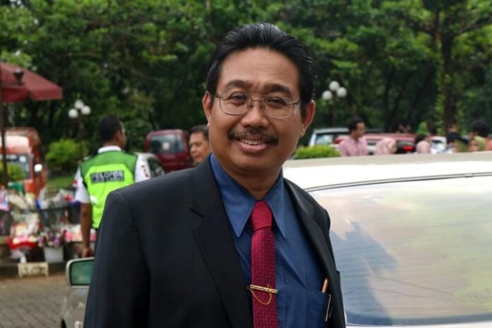 dr Fathur Nurcholis SpPD