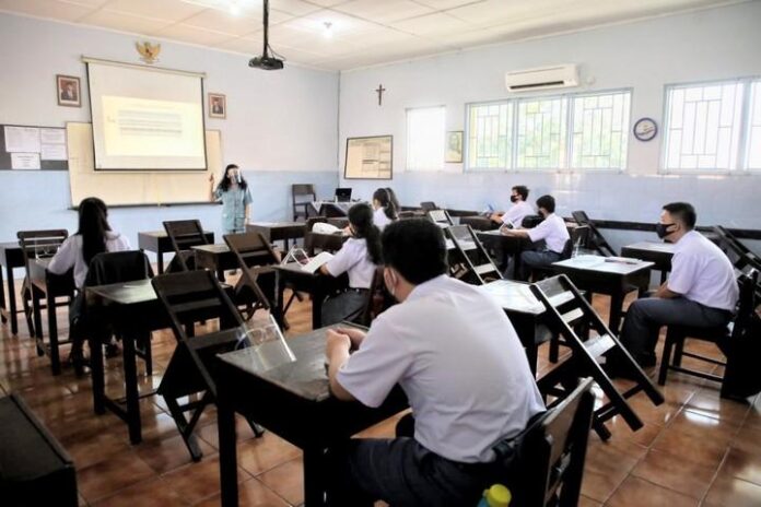 Pelajaran tatap muka di sekolah