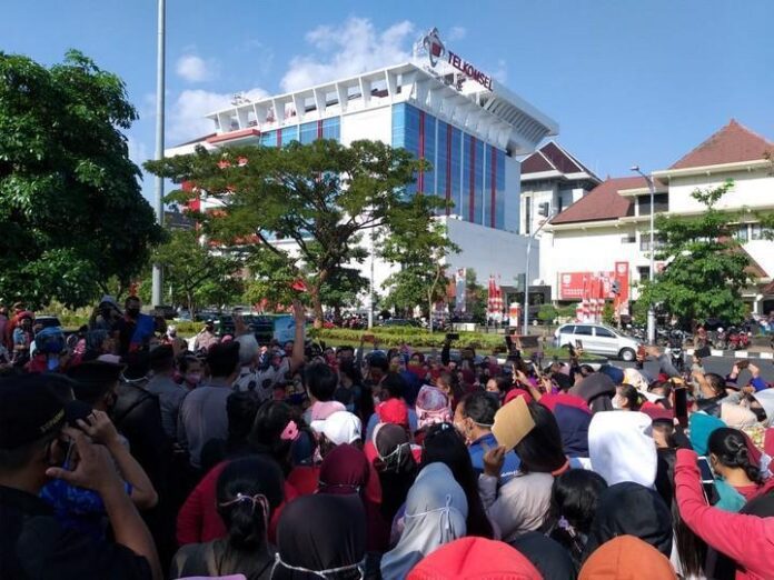 2020-10-05_Aksi unjuk rasa buruh Aksi unjuk rasa buruh