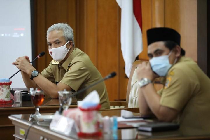 Rapat evaluasi penanganan COVID-19 Jateng