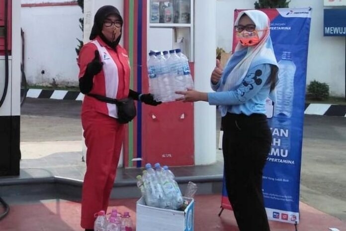 Sampah botol plastik ditukar BBM