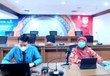 Iss Savitri Hafid (kanan)