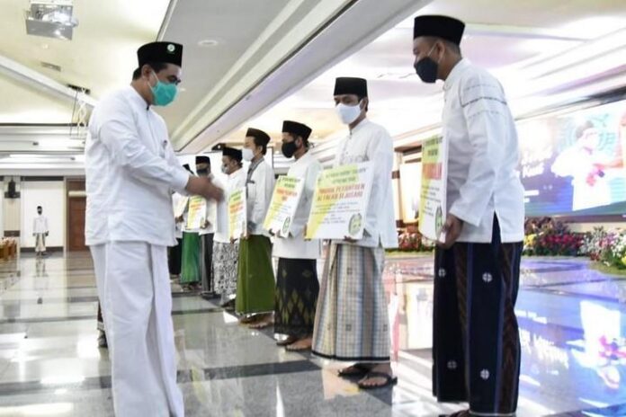 2020-10-22_Bantuan beasiswa kepada santri Bantuan beasiswa kepada santri
