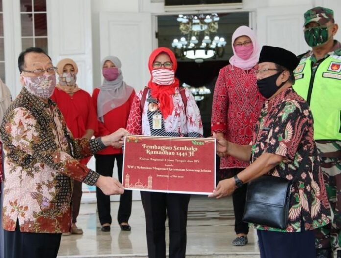2020-10-26_Bantuan Paket Sembako OJK Bantuan Paket Sembako OJK