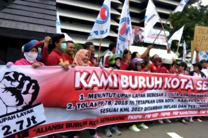 Demo Buruh Tolak Upah Murah