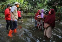 Warga korban banjir di Banyumas