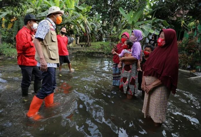 Warga korban banjir di Banyumas