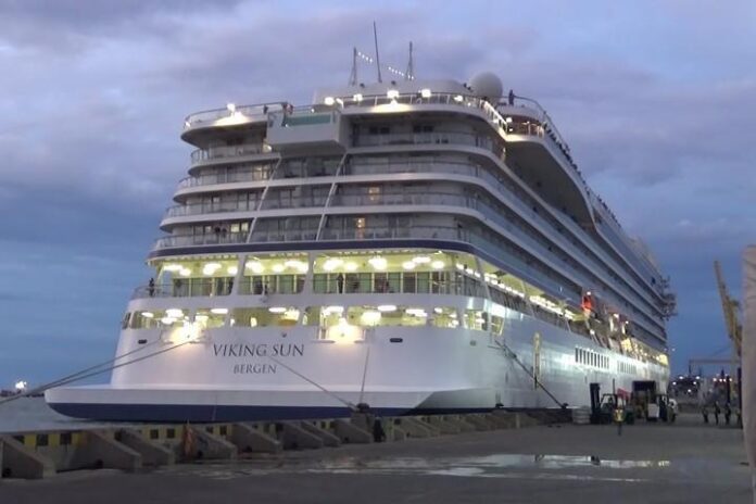 Kapal Viking Sun di Tanjung Emas