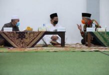 Gubernur Ganjar Pranowo (kanan)